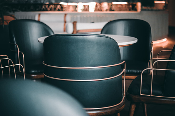 勒马于中原的拼音